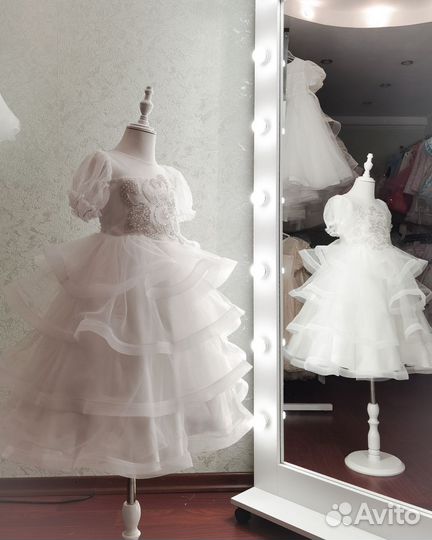 Нарядное платье для девочки 146, брак