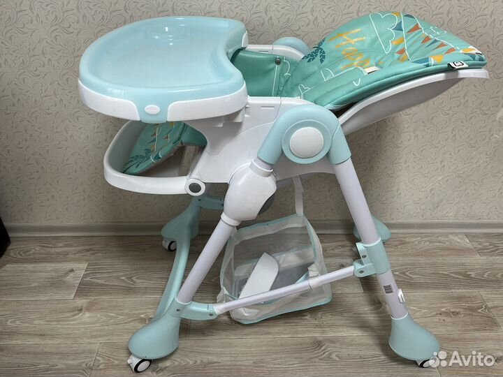 Стул для кормления на колесах