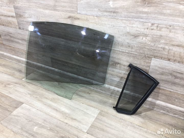 Стекло левое правое переднее заднее Mazda 3 BK бк