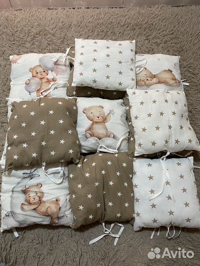 Бортики в детскую кроватку с одеялом