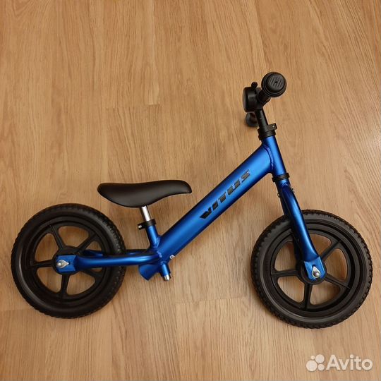 Продам беговел