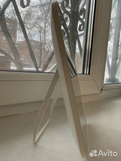 Настольное зеркало с подсветкой