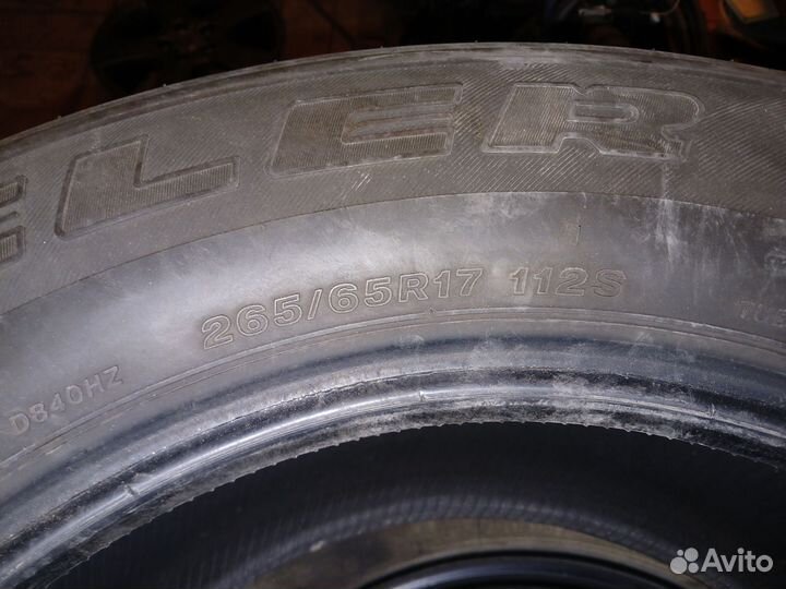 Bridgestone Dueler H/T 265/65 R17