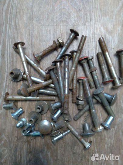 Болты стальные