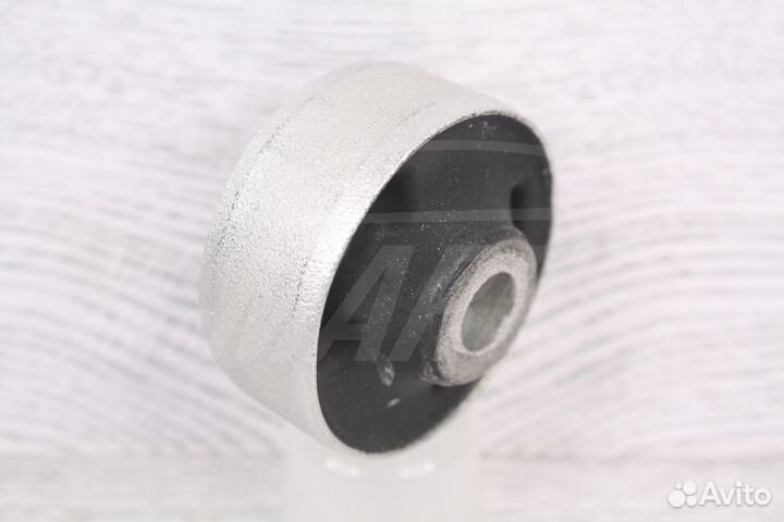 Задний сайлентблок рычага Volkswagen Golf 4