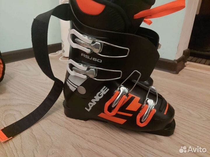 Горнолыжные ботинки lange