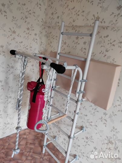 Детская шведская стенка (+ мат, груша, перчатки)