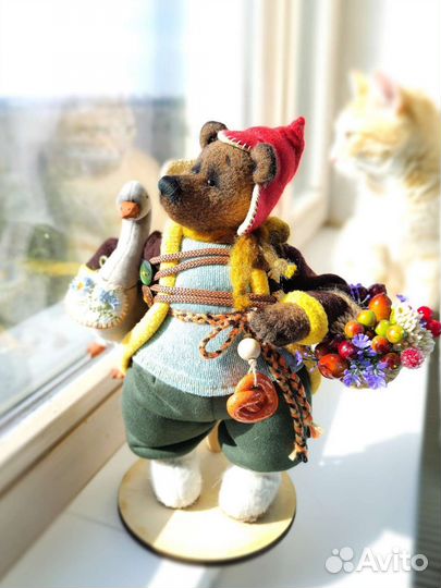 Интерьерный мишка с гусем