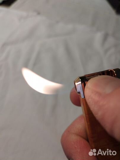 Зажигалка газовая