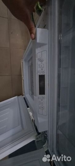 Холодильник встроенный Аристон