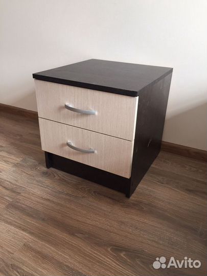 Тумба прикроватная