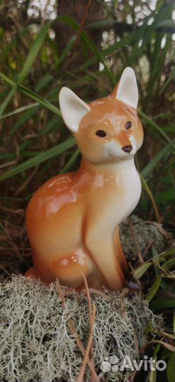 Фарфоровая статуэтка. Лиса лфз