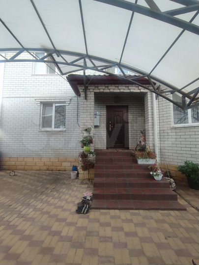 Дом 270 м² на участке 9 сот.