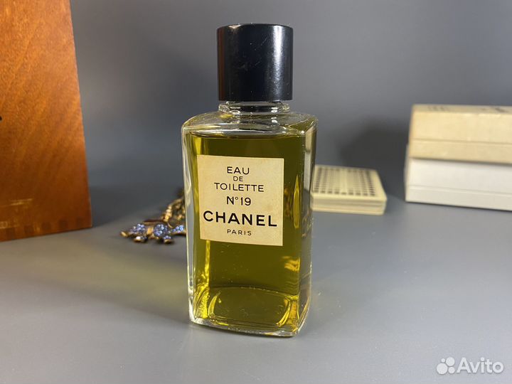 Туалетная вода Chanel 19 EDT 60 мл. Франция 1980-е