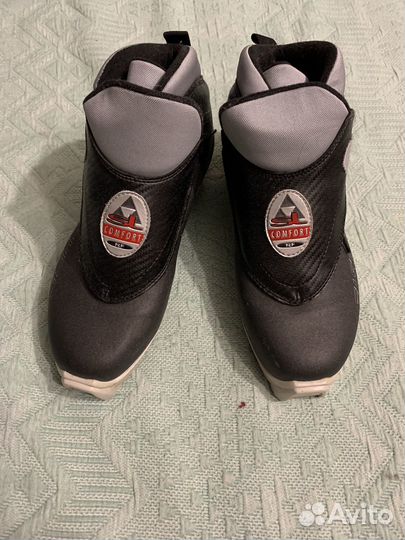 Лыжные ботинки