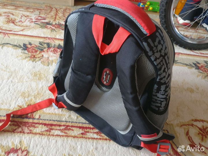 Школьный рюкзак