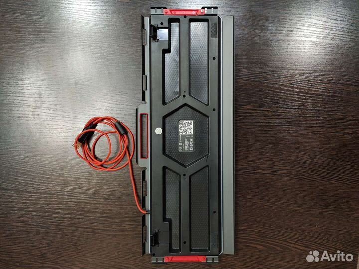 Клавиатура Qumo, c металлическим плейтом