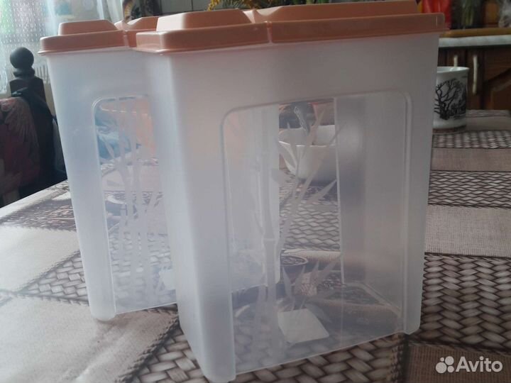 Емкость для сыпучих продуктов