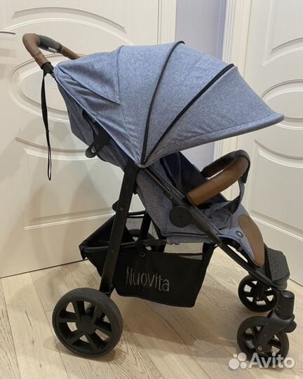 Прогулочная коляска Nuavito