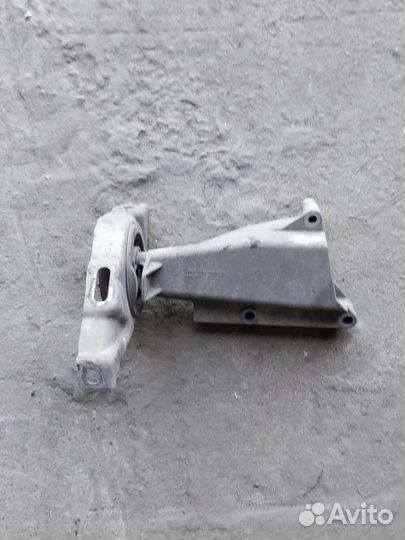 Кронштейн подушки двигателя правой LADA granta
