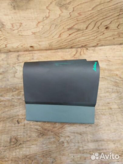 Крышка бардачка Toyota Prius 2 NHW20 (2003 - 2011)