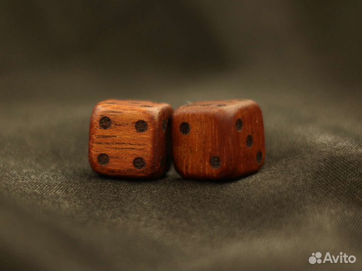 Игральные кубики ручной работы