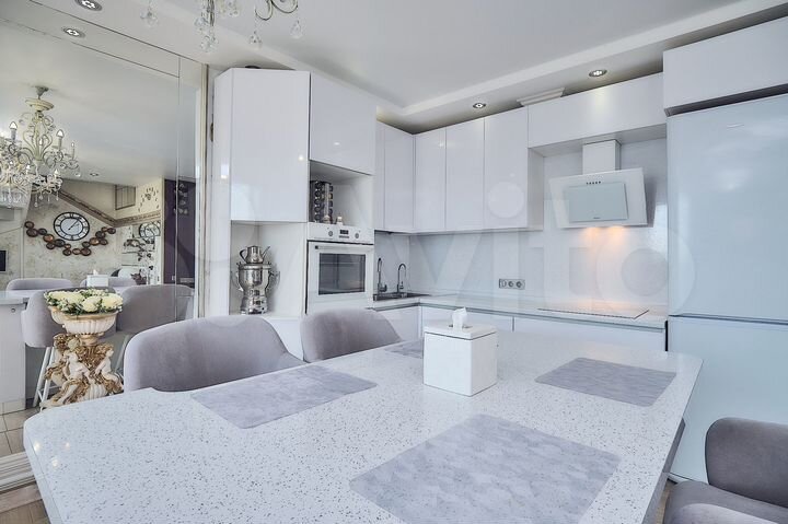 4-к. квартира, 125 м², 14/16 эт.