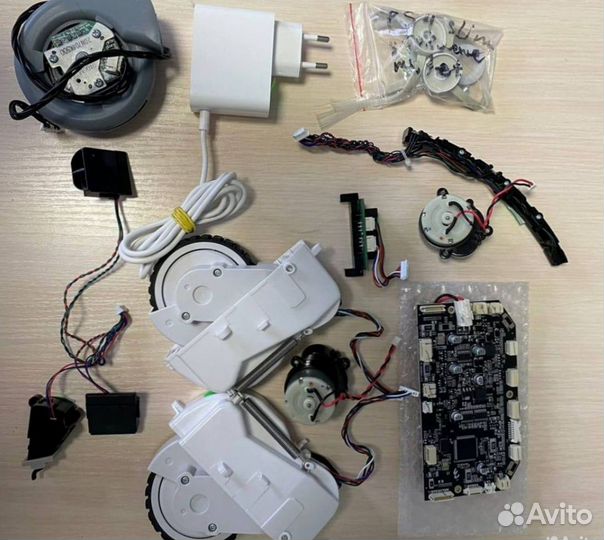 Запчасти для робота пылесоса