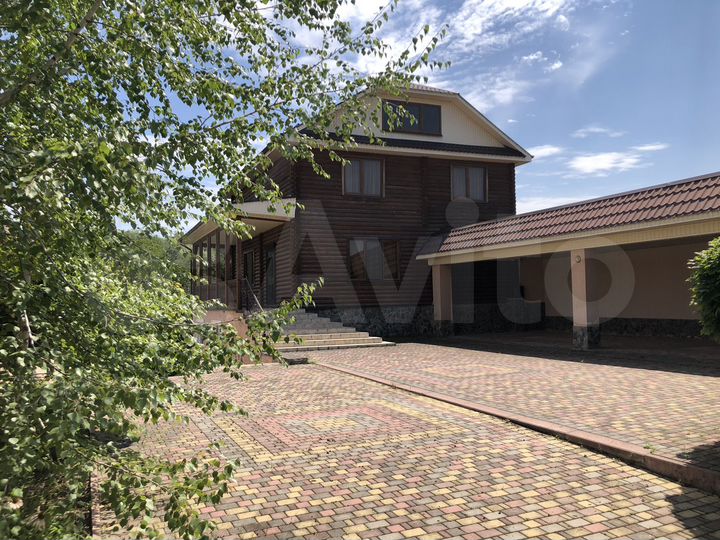 Дом 450 м² на участке 25 сот.