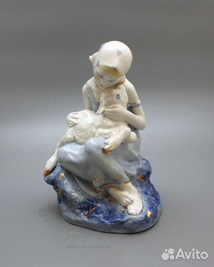 Антикварная статуэтка «Аленушка с козленком»
