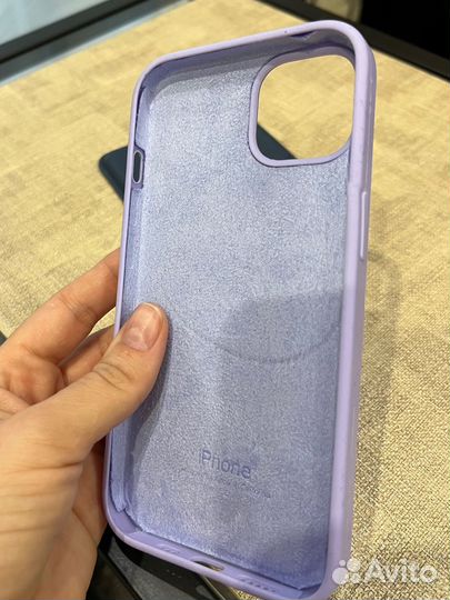 Чехлы на iPhone 13