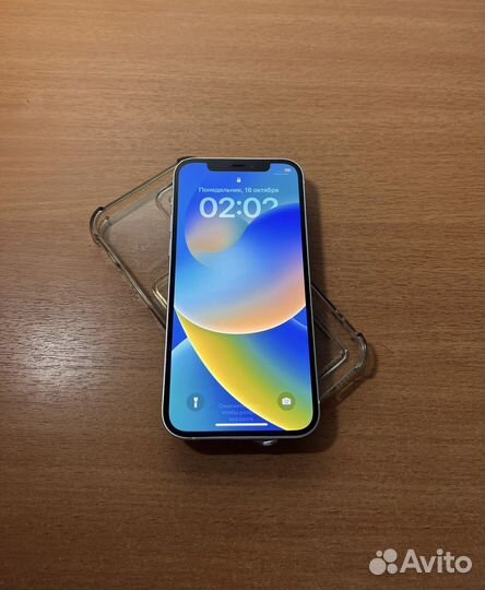 iPhone 12, 64 ГБ