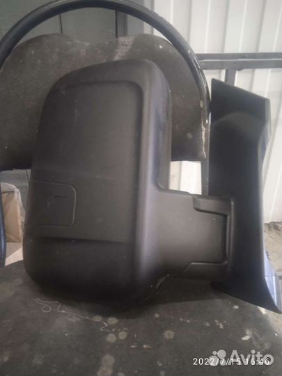 Зеркало заднего вида