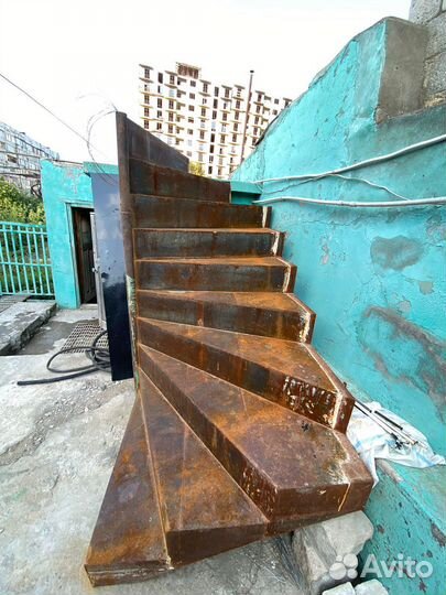 Лестница железная