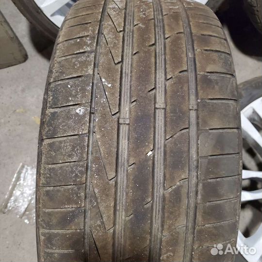Hankook Ventus V12 Evo2 K120 225/40 R18