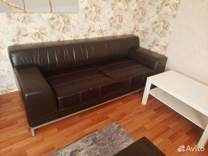 Кожаный диван IKEA