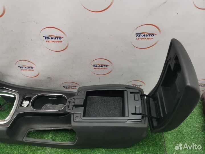 Подлокотник Ford Mondeo 4 седан 2.0 aoba 2008