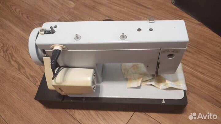 Швейная машина Чайка 134