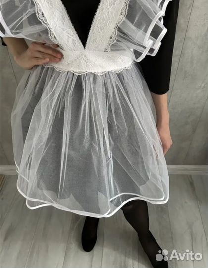 Белый школьный фартук