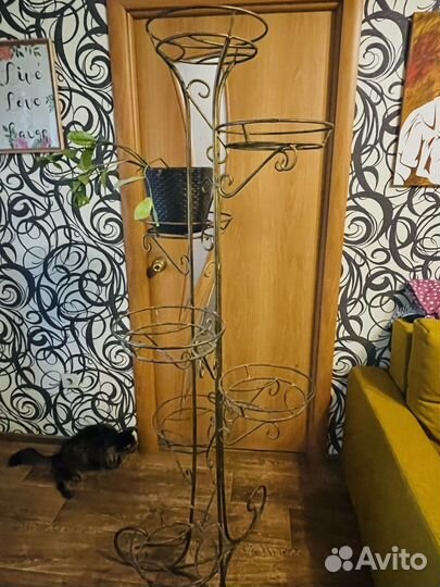 Подставка для цветов напольная металлическая