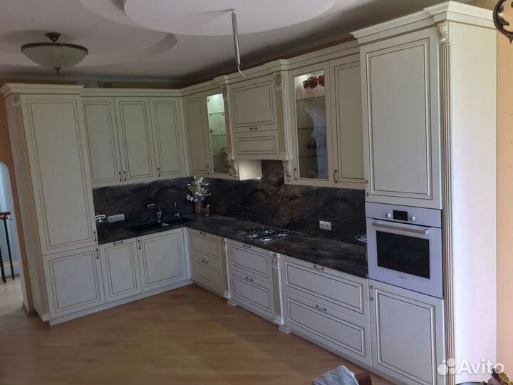 Кухня в потолок