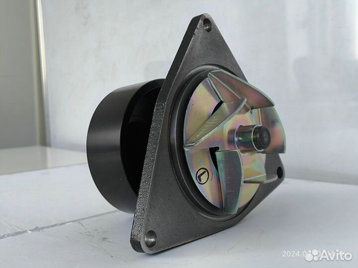 Насос водяной 5621945