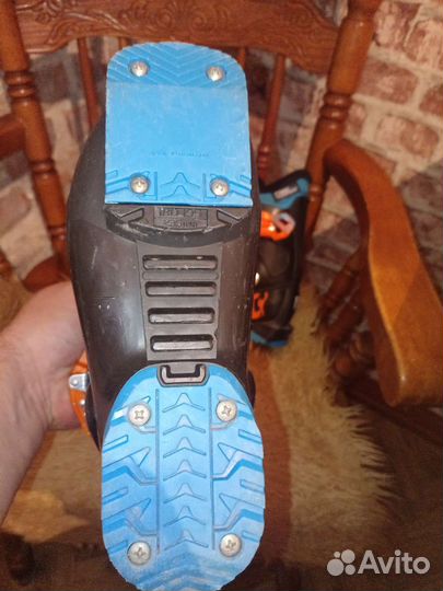 Горнолыжные ботинки детские