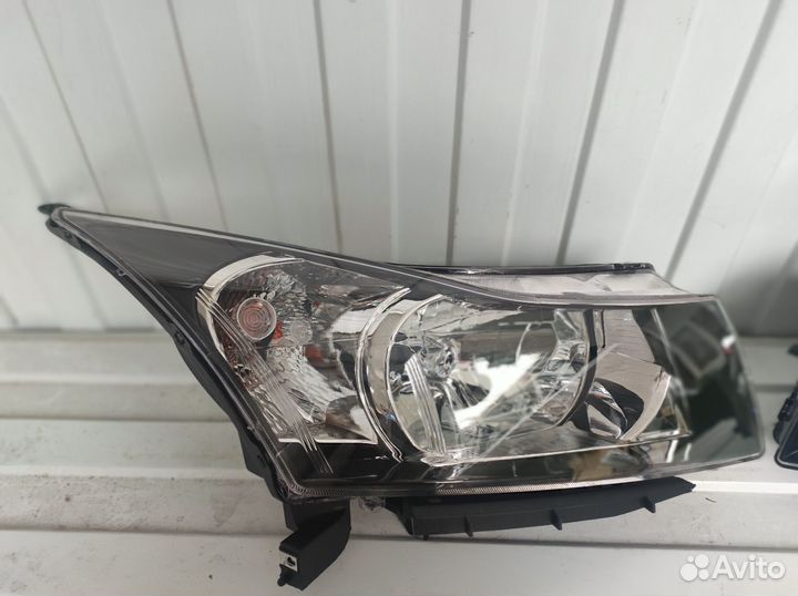 Фара chevrolet cruze 09-16 чёрная цена за одну