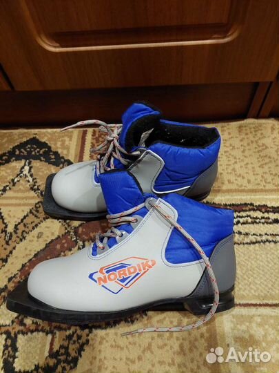 Лыжные ботинки