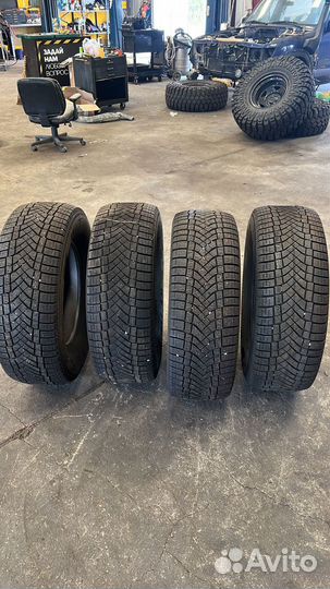 Pirelli Ice Zero 265/65 R17