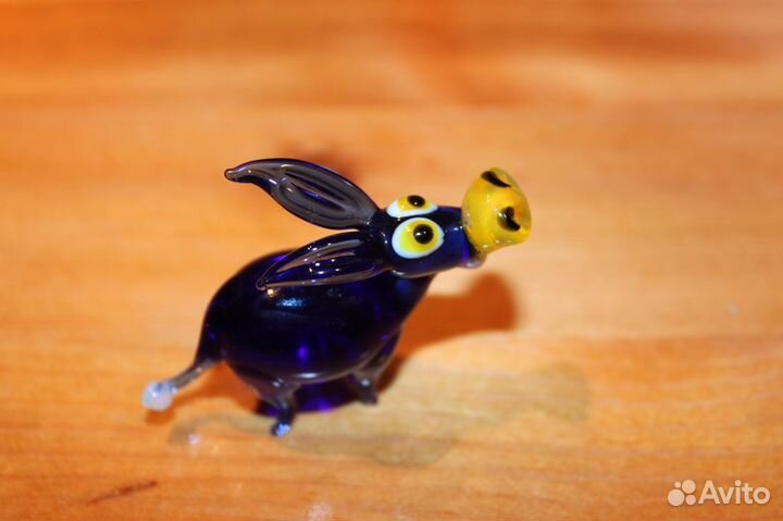 Статуэтки: керамика, фарфор, стекло