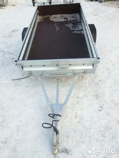 Прицеп 2.5х1.25 с колесами новый.риналь