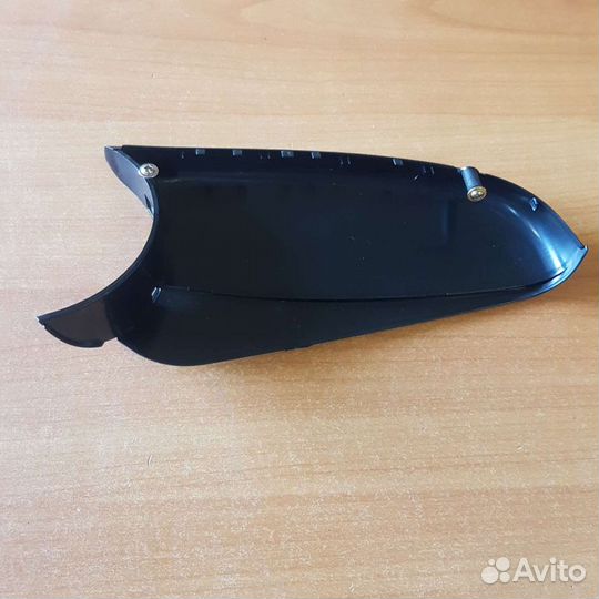 Крышка правого зеркала Opel Astra H