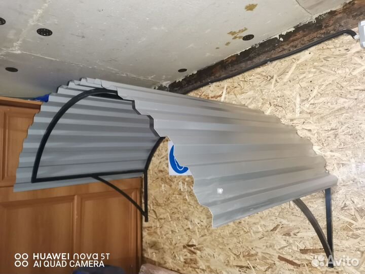 Козырек над входной дверью